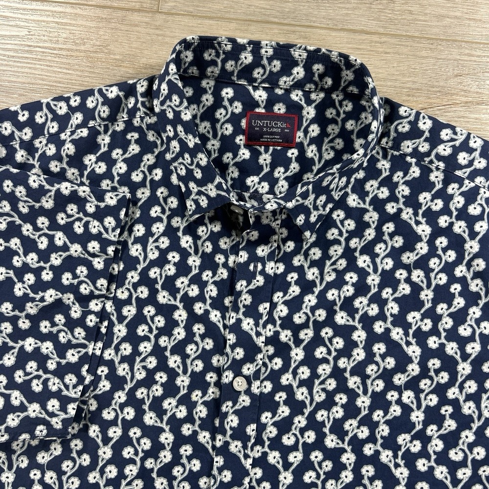 UNTUCKit XL Azal Navy Blue White Floral Short Sleeve Button Up Shirt